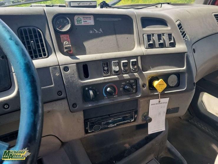 2002-sterling-lt9500-image-8