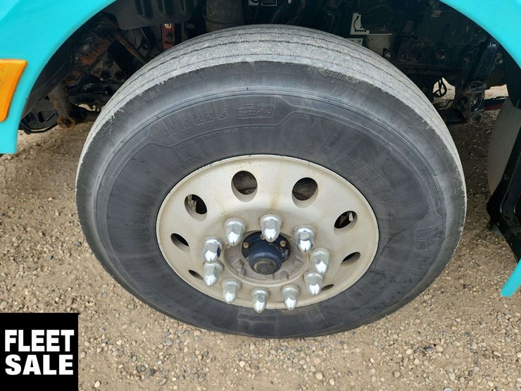 2019-peterbilt-579-image-25