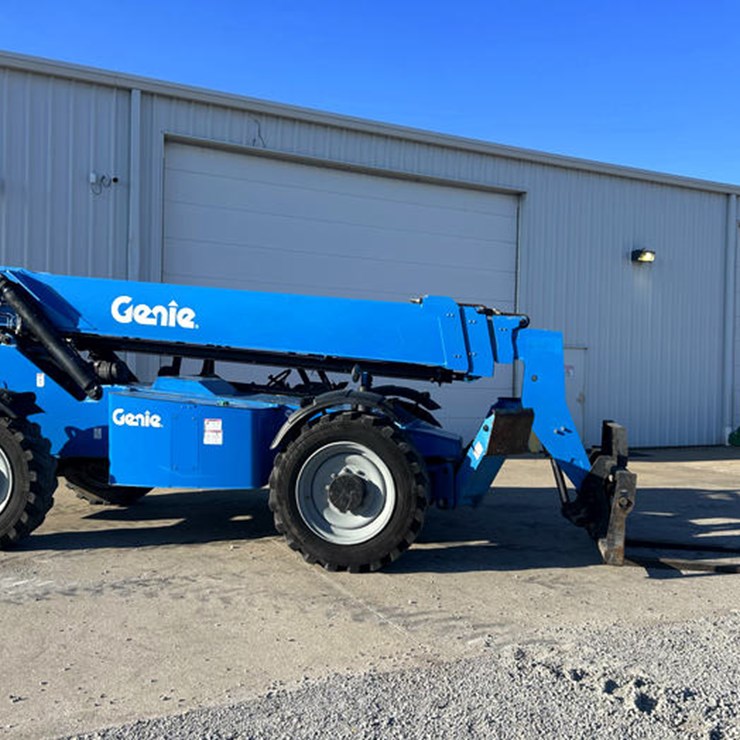2017 GENIE GTH1056