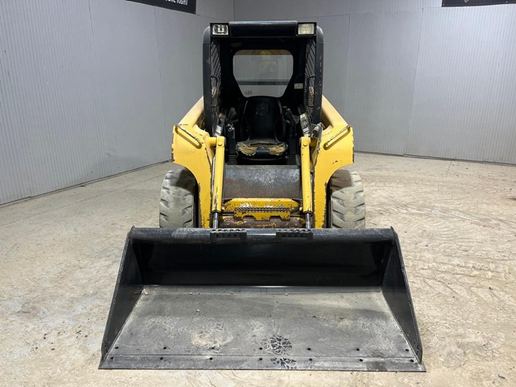 john-deere-317-image-8