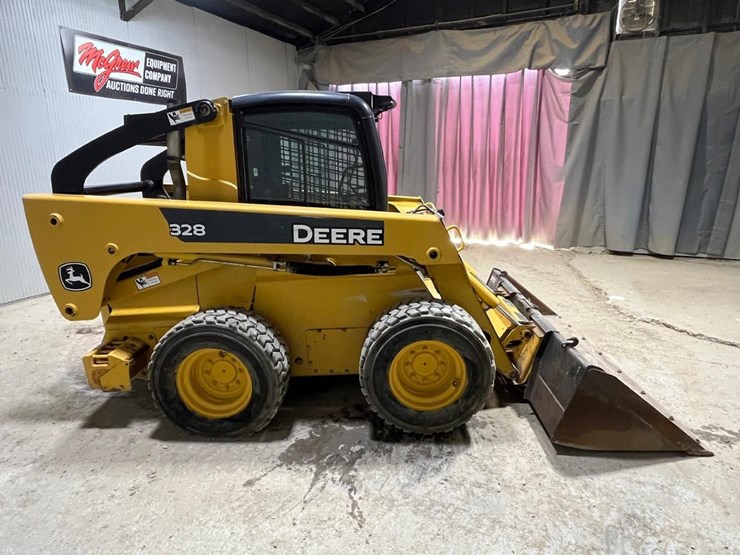 2018-john-deere-328-image-6