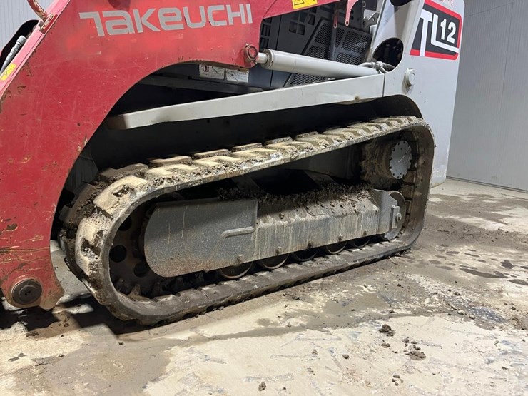 2016-takeuchi-tl12-image-12