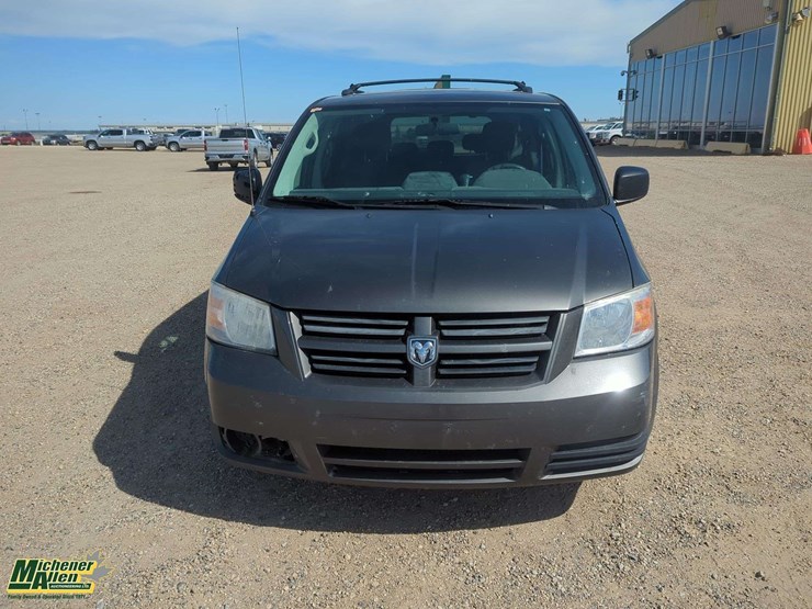 2010-dodge-grand-caravan-se-image-24