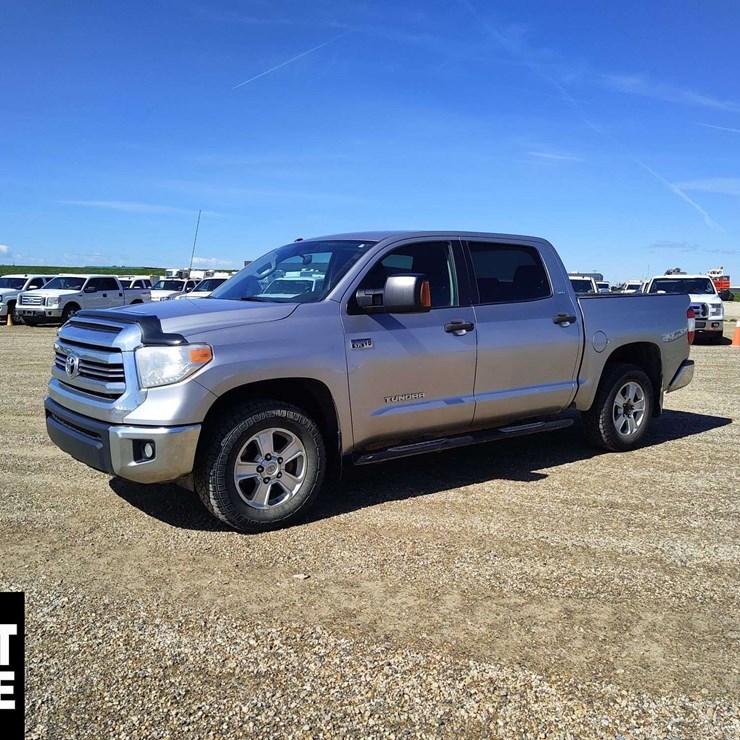 2017 TOYOTA TUNDRA