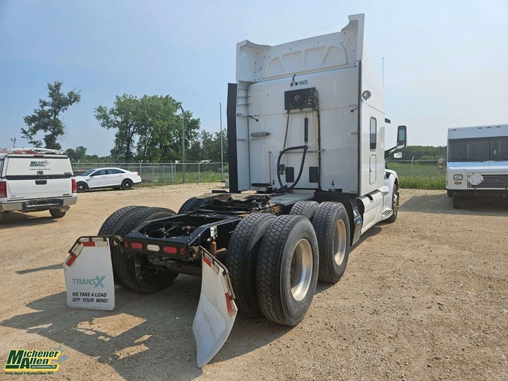 2019-peterbilt-579-image-6