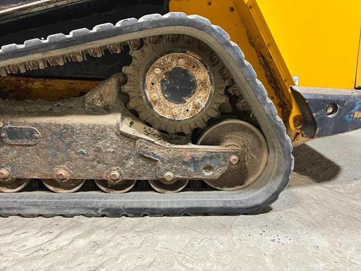 2018-jcb-3ts-8t-image-16