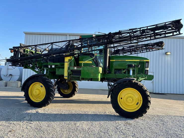 1999-john-deere-4700-image-3