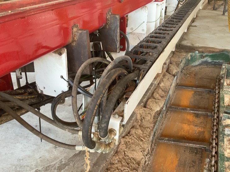 2022-john-deere-80-image-28