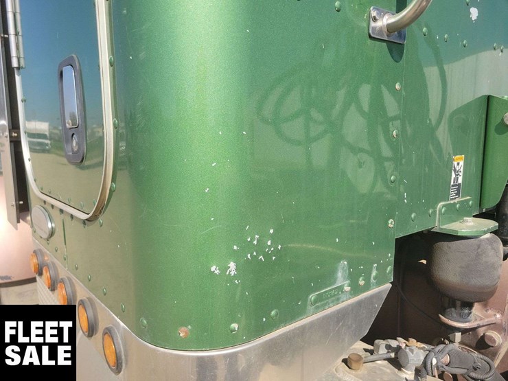 2009-peterbilt-367-image-33