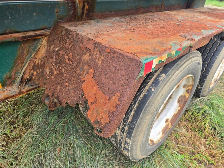 2014-doyle-dry-fertilizer-tender-trailer---kubota-diesel,-3-stainless-compartments,-side-discharge-image-33