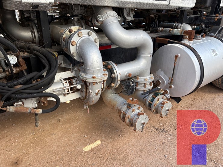 2012-cryogenic-vessel-alternatives-3-axle-15k-2,000-hp-double-pumper-trailer-image-8