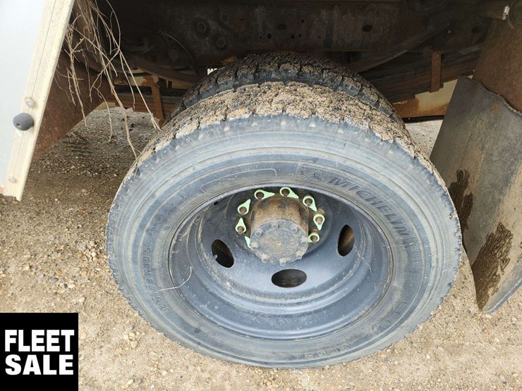 2011-ford-f550-image-30