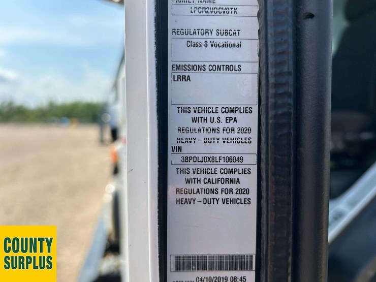 2020-peterbilt-520-image-2