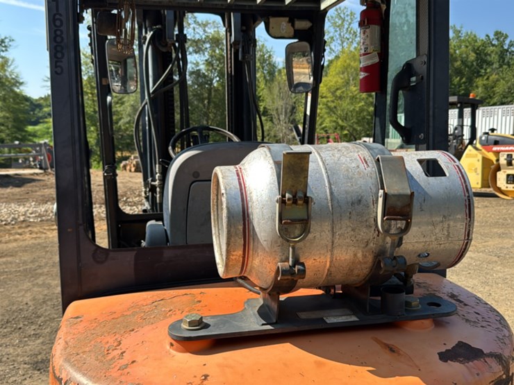 #270-•-doosan-c35-5-forklift-image-34