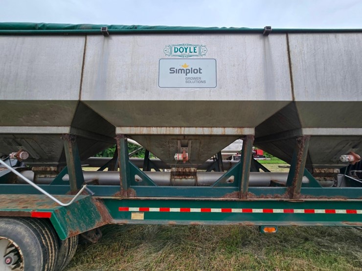 2014-doyle-dry-fertilizer-tender-trailer---kubota-diesel,-3-stainless-compartments,-side-discharge-image-16