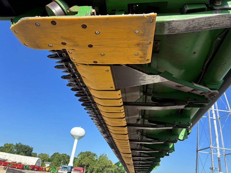 2010-john-deere-630f-image-17