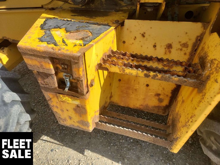 2009-deere-410j-image-31