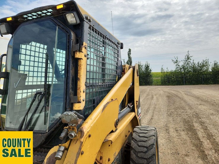 2005-caterpillar-246b-image-25