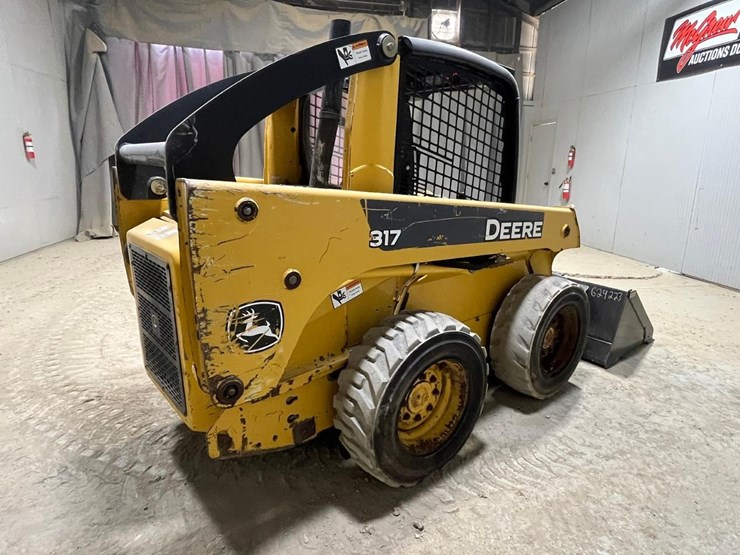 john-deere-317-image-5