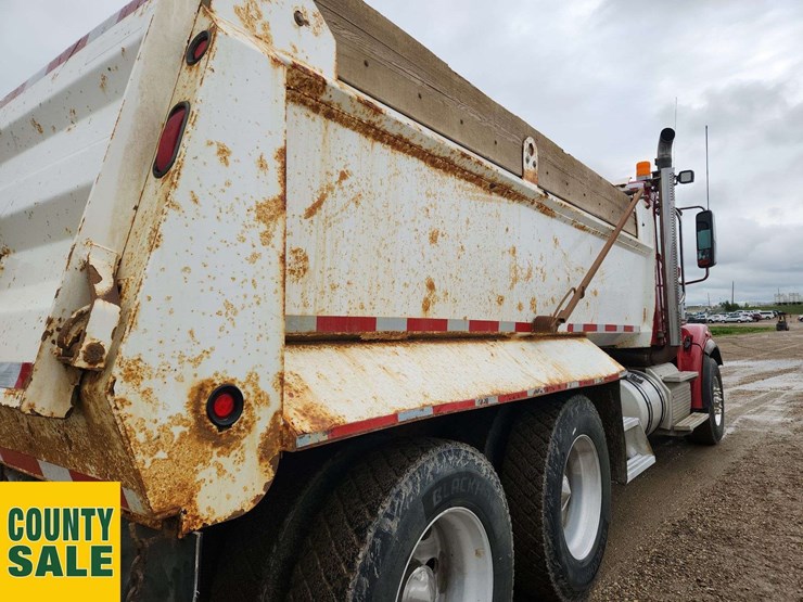 2012-freightliner-coronado-122-sd-image-39