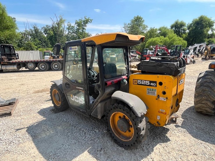2015-jcb-525-60-image-3