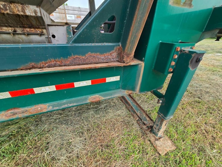2014-doyle-dry-fertilizer-tender-trailer---kubota-diesel,-3-stainless-compartments,-side-discharge-image-18