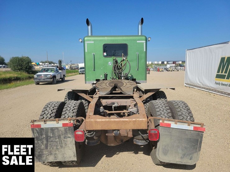 2009-peterbilt-367-image-7