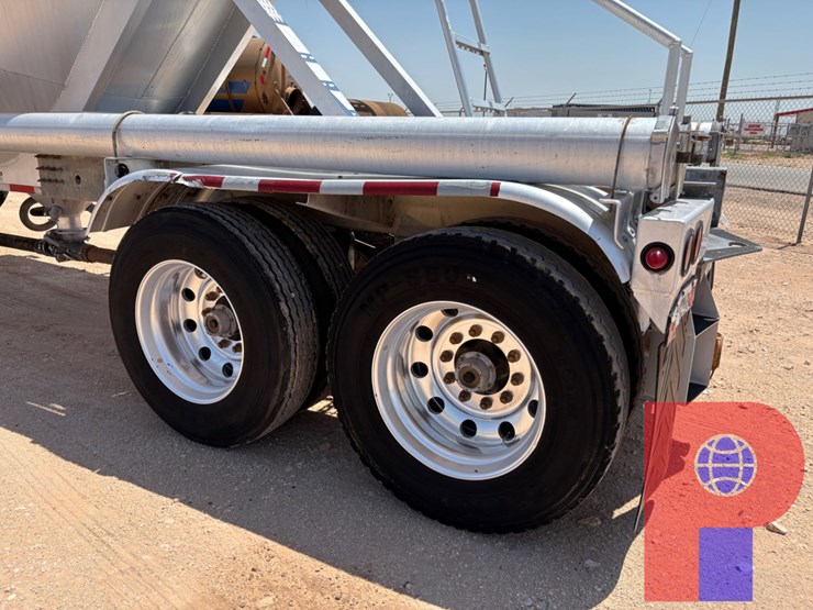 2015-southern-welding--1,000-cu.ft.-t/a-pneumatic-dry-bulk-trailer-image-7