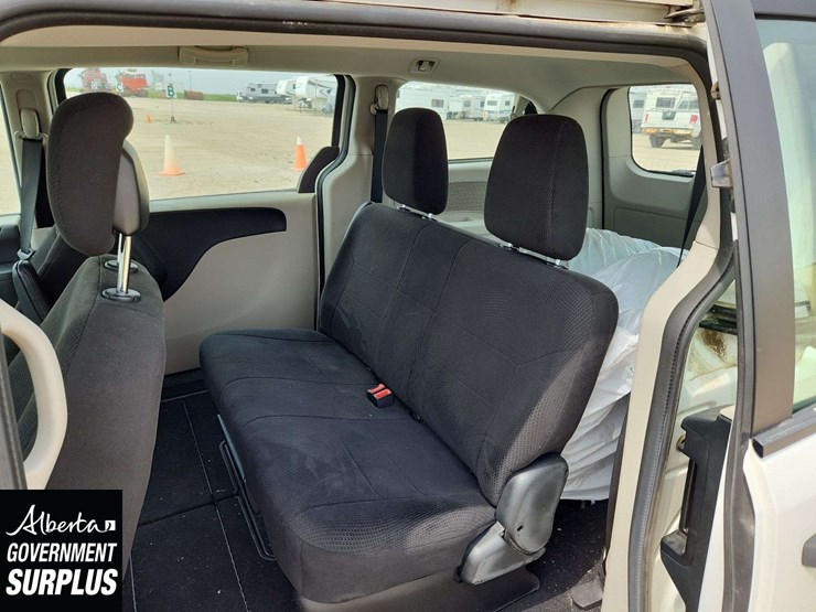 2013-dodge-grand-caravan-image-12