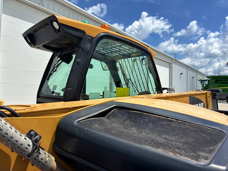2018-caterpillar-th408d-image-43