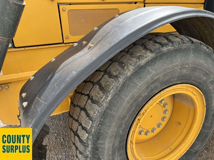 2017-deere-870g-image-19
