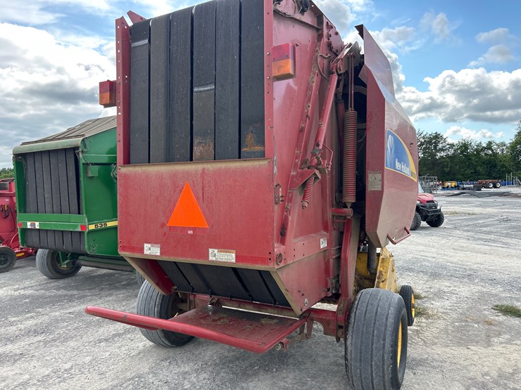 new-holland-br7070-image-6