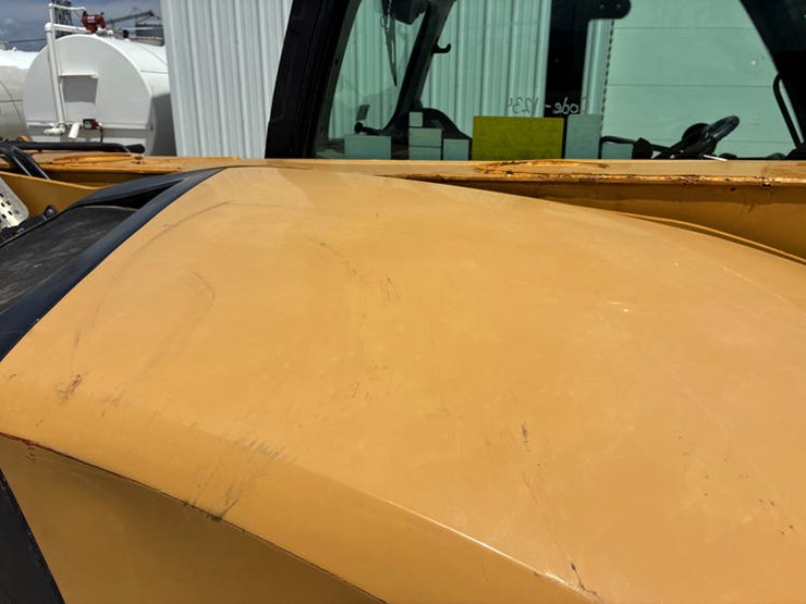 2018-caterpillar-th408d-image-46
