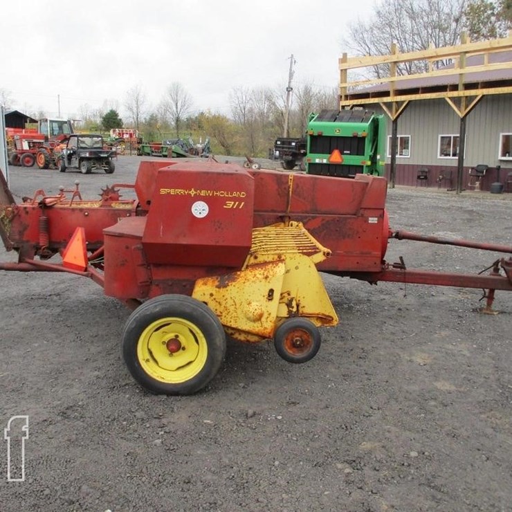 NEW HOLLAND 311