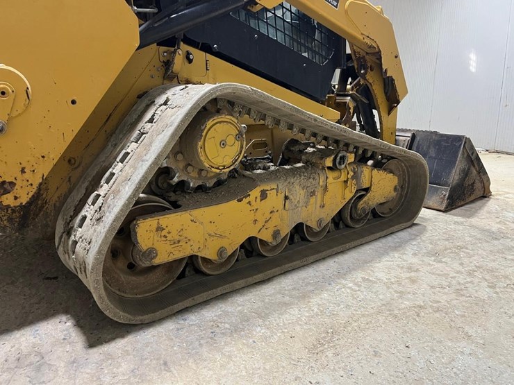 2021-caterpillar-259d3-image-18