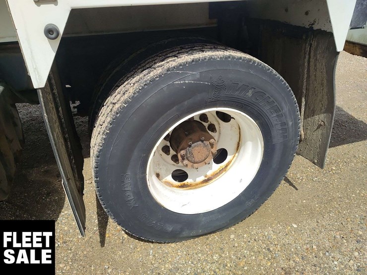 2007-gmc-t8500-image-29
