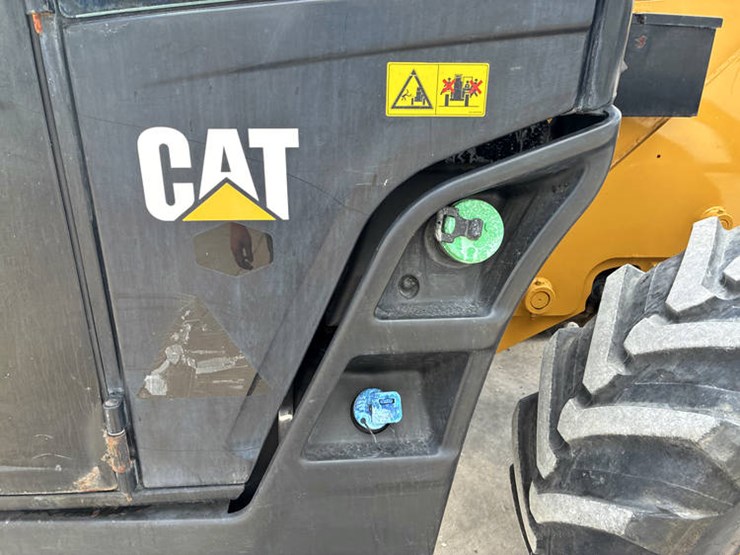 2018-caterpillar-th408d-image-34