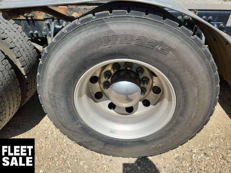 2019-peterbilt-579-image-17