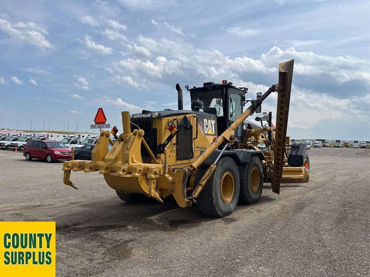 2017-caterpillar-14m-image-18