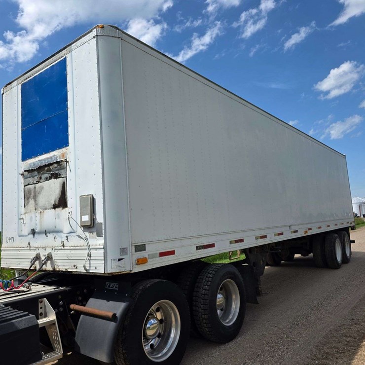 2001 Utility 38’ Enclosed Water Trailer, (4) 1500 Gallon Tanks, (2) 30 Gallon Inductors, Honda GX160