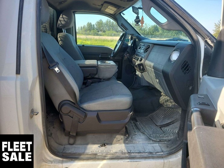 2011-ford-f550-image-15