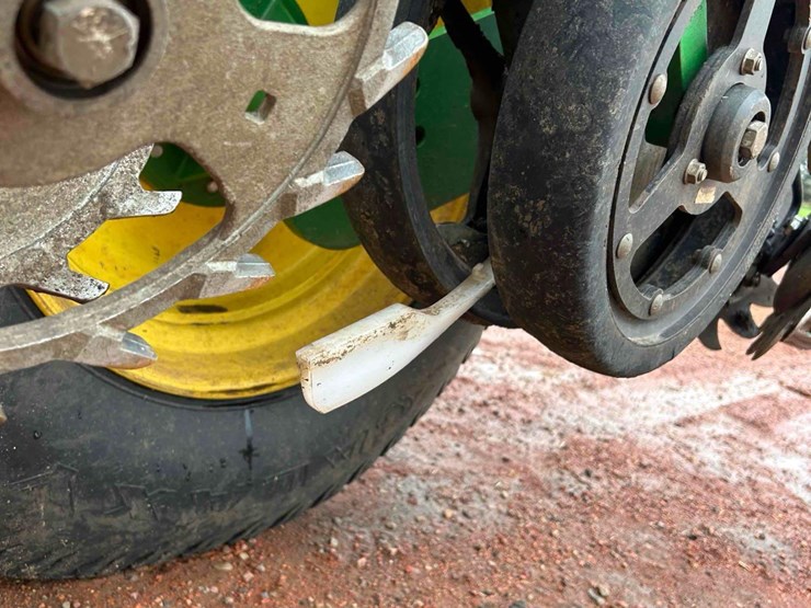 2014-john-deere-1770nt-image-6