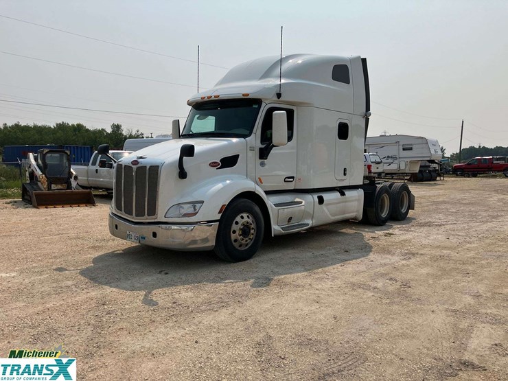 2020-peterbilt-579-image-1