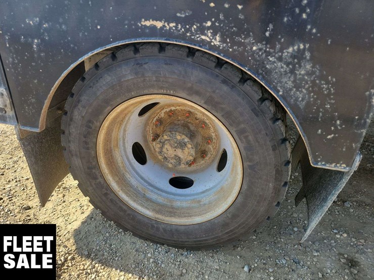 2011-ford-f550-image-35