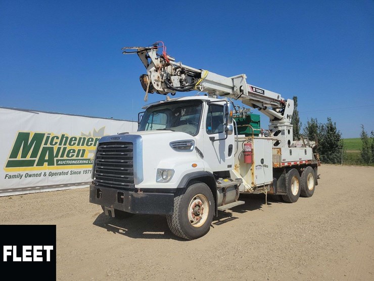 2015-freightliner-108sd-image-1