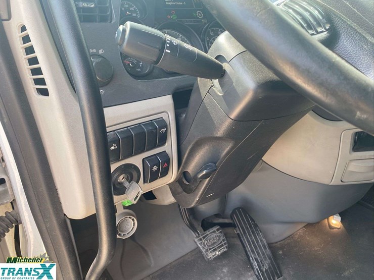 2020-peterbilt-579-image-46