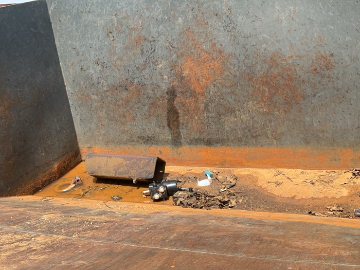 #128-•-creekside-self-dumping-hopper-image-5