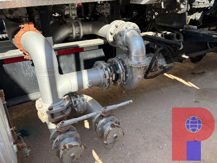 2012-cryogenic-vessel-alternatives-3-axle-15k-2,000-hp-double-pumper-trailer-image-15