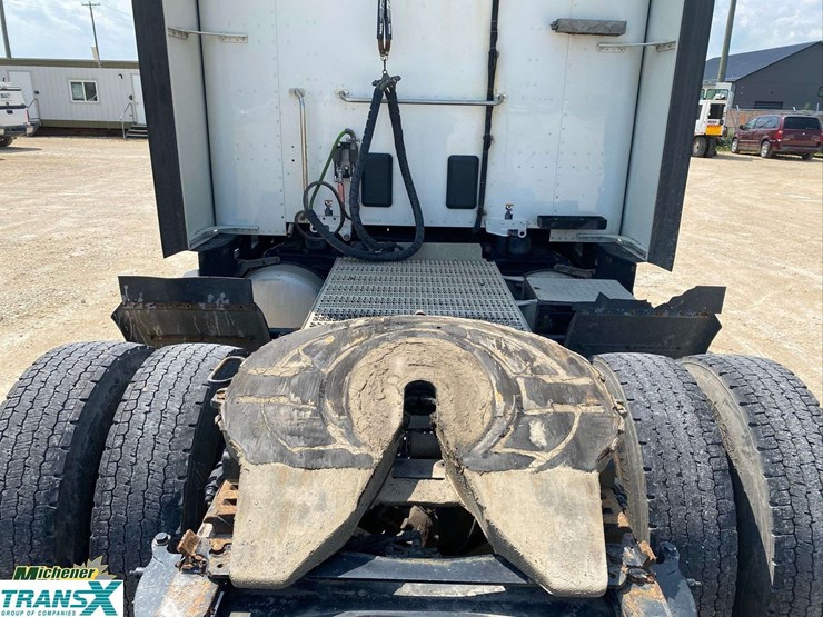 2020-peterbilt-579-image-10