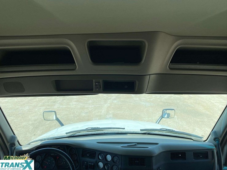 2019-peterbilt-579-image-42